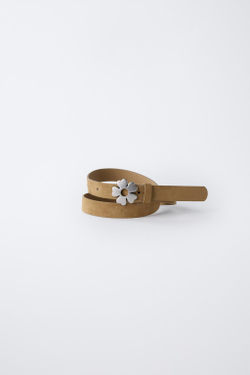 ZARA РЕМЕНЬ ИЗ ИСКУССТВЕННОЙ ЗАМШИ С ПРЯЖКОЙ «ЦВЕТОК», БЕЖЕВЫЙ