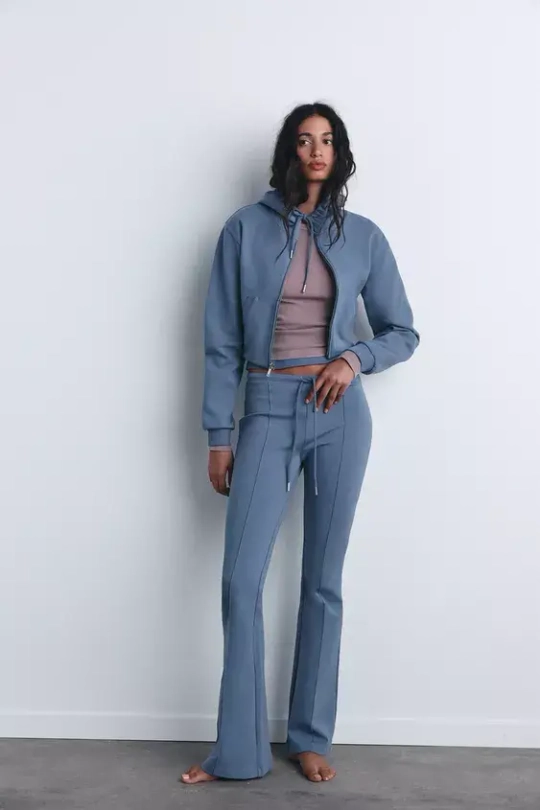 ZARA УКОРОЧЕННОЕ ХУДИ ИЗ ИНТЕРЛОКА, ВЫЦВЕТШИЙ СИНИЙ