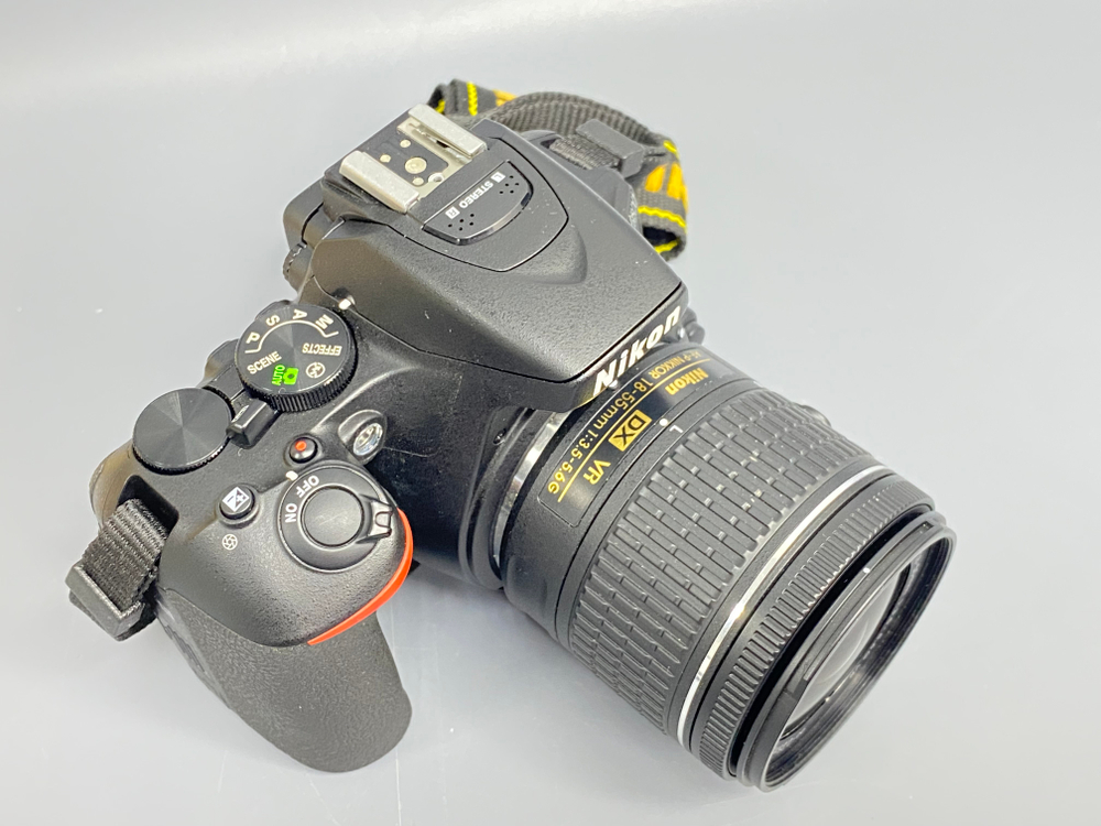 Nikon D5600 kit AF-P 18-55mm VR 4.100 кадров