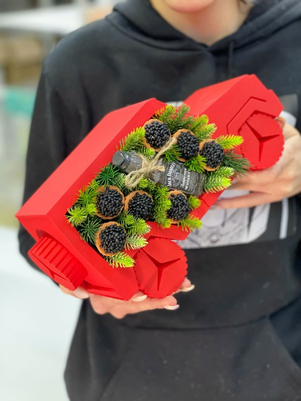 Композиция из мыла подарок Красный Гелендваген