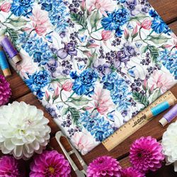 Ткань шифон разноцветные ирисы и смородина на белом фоне