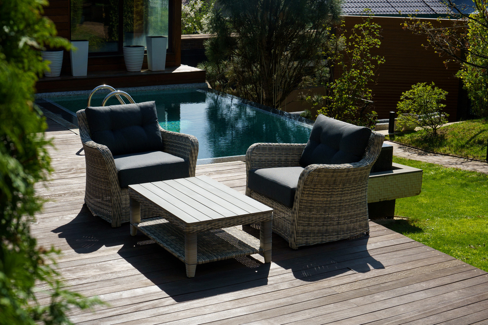 Набор из искусственного ротанга ВЕНЕЦИЯ: 2 кресла + кофейный столик (цвет: серый)