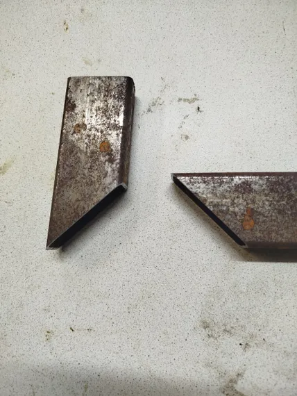 Пила торцовочная многофункциональная Ravic RV8025