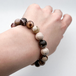 Браслет, "яшма кофейная" (халцедон), диаметр бусин 10 мм, размер 17 см