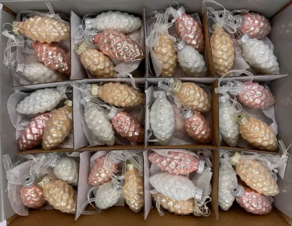 Набор стеклянных украшений Гроздь Шишек, 3 шт., 6 см., белый, кремовый, розовый, Christmas DeLuxe (89877)