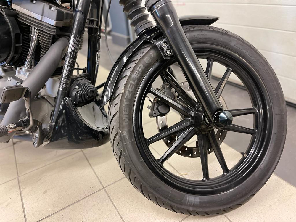 Dyna Street Bob, Harley-Davidson (2009)