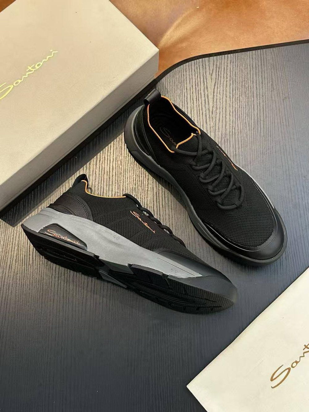 Кроссовки Santoni