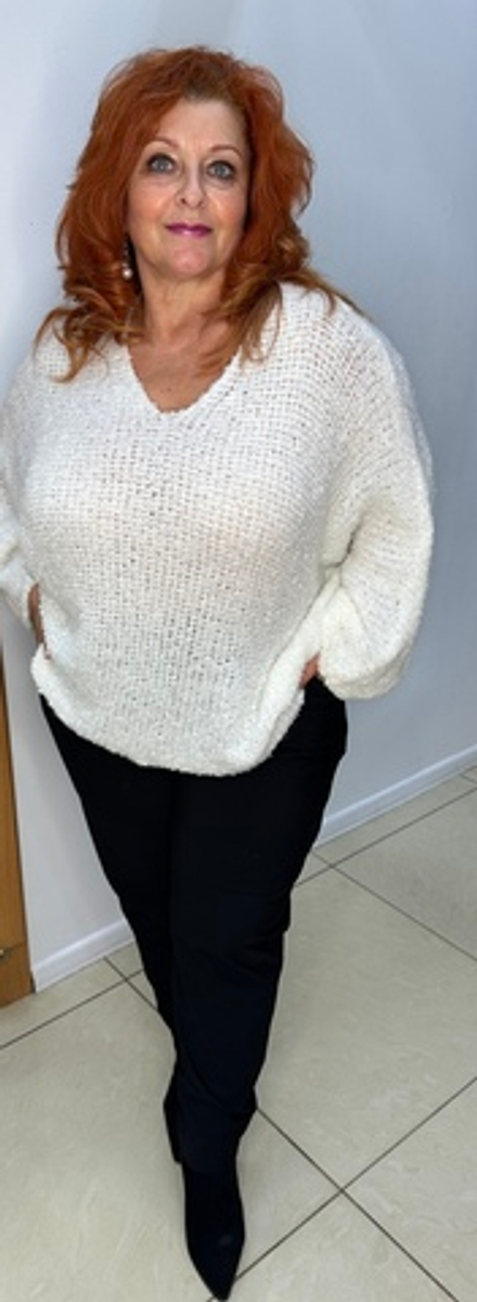 Красивый буклированный джемпер