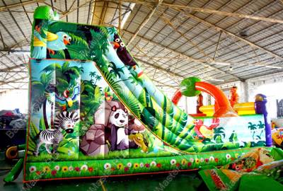 Коммерческий надувной батут "Непроходимые джунгли" 7.5*5*6 м