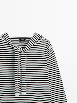 Massimo Dutti Свитер в полоску с декоративными деталями на рукавах, голубой