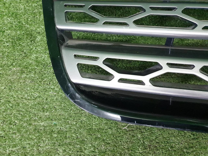 Решетка радиатора Land-Rover Discovery 5 (2016-2021)