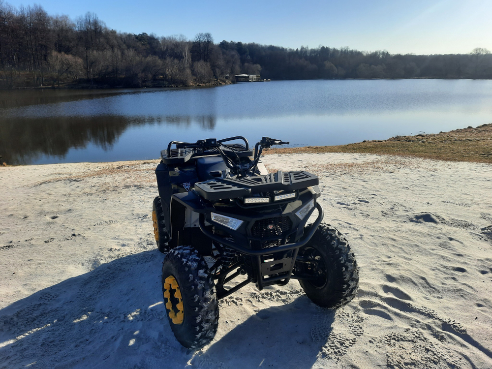 Квадроцикл бензиновый MOTAX GRIZLIK W200