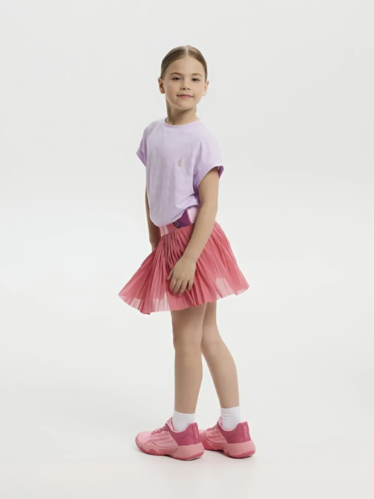 Создаем нежный и стильный образ с новинками от SEVENSIX и BABOLAT, которые подарят каждой маленькой чемпионке уверенность и комфорт на корте