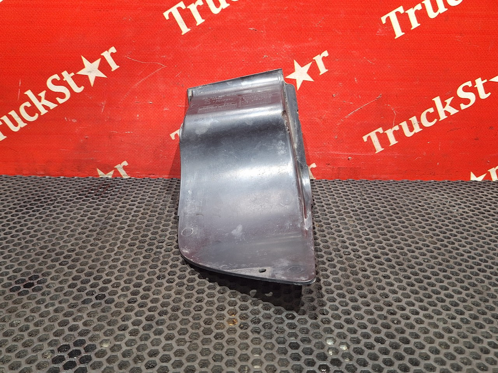 Накладка бампера правая