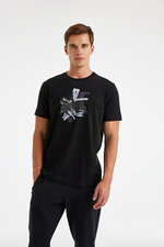 Футболка мужская Otherwordly Dark черный