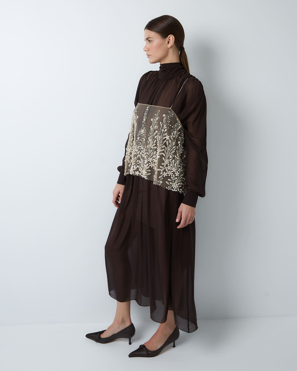 Топ-украшение вышитый камнями и пайетками бежевый