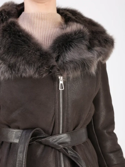 Дубленка зимняя натуральная с капюшоном