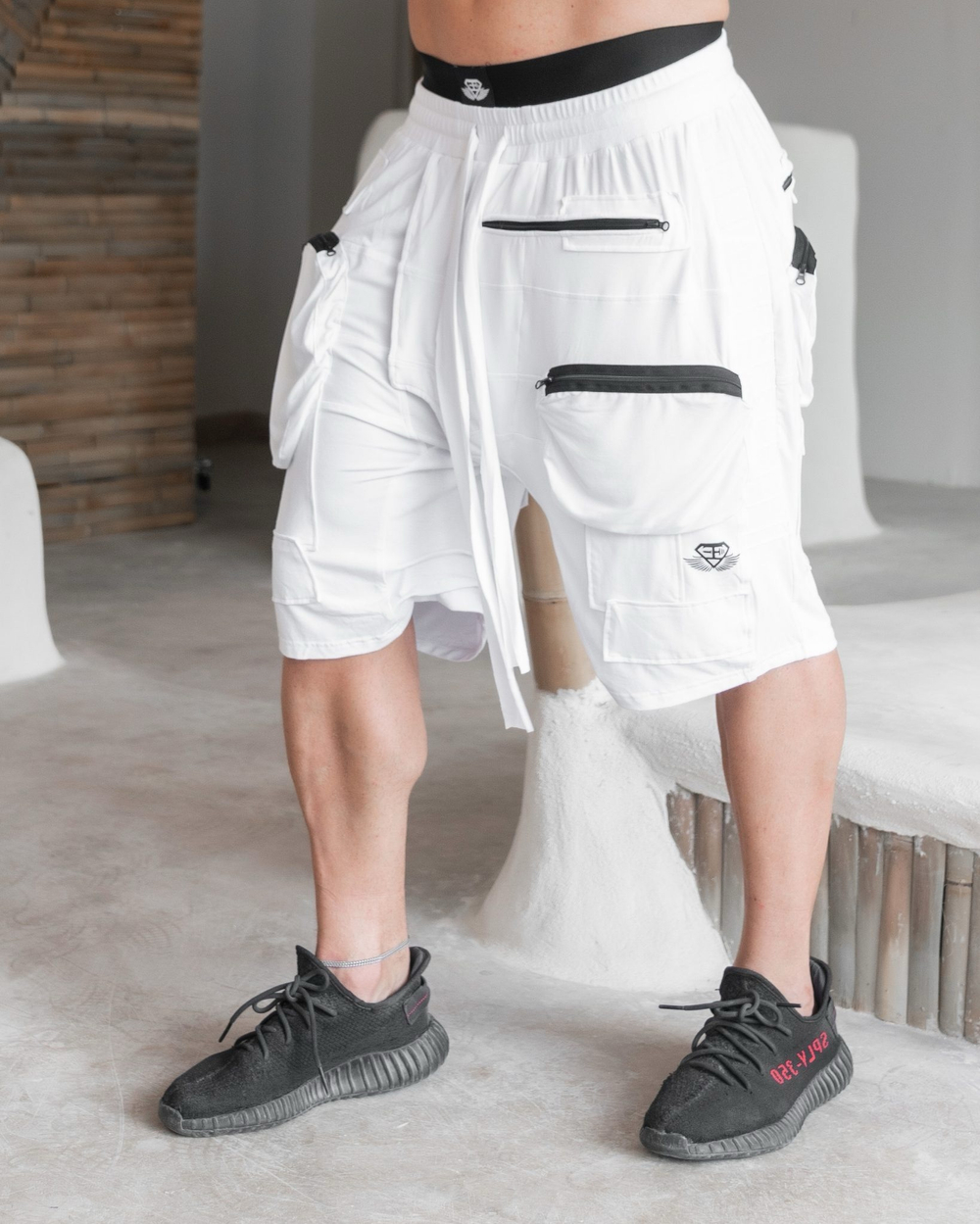 Шорты BODY ENGINEERS AIALCHEMIST Shorts White