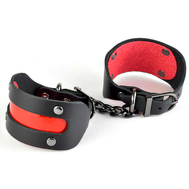 Наручники Пятница, чёрные с красной вставкой