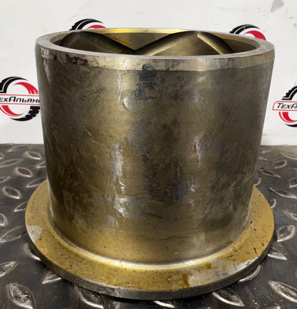 Втулка 195-50-41132