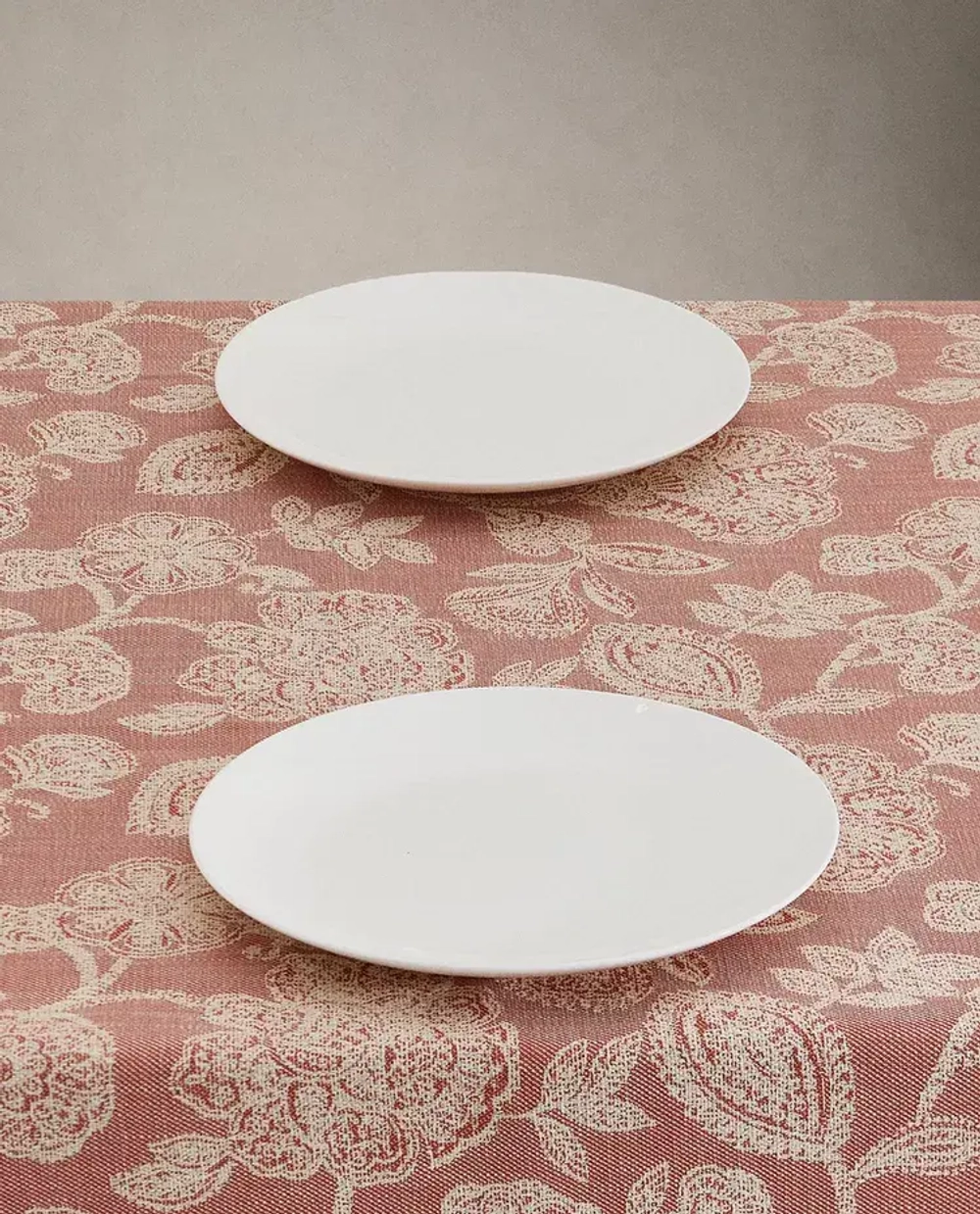 ZARA HOME ЖАККАРДОВАЯ СКАТЕРТЬ ИЗ ХЛОПКА И ЛЬНА С ЦВЕТОЧНЫМ ПРИНТОМ, РОЗОВЫЙ
