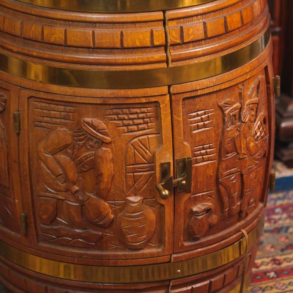 Бар в виде бочки