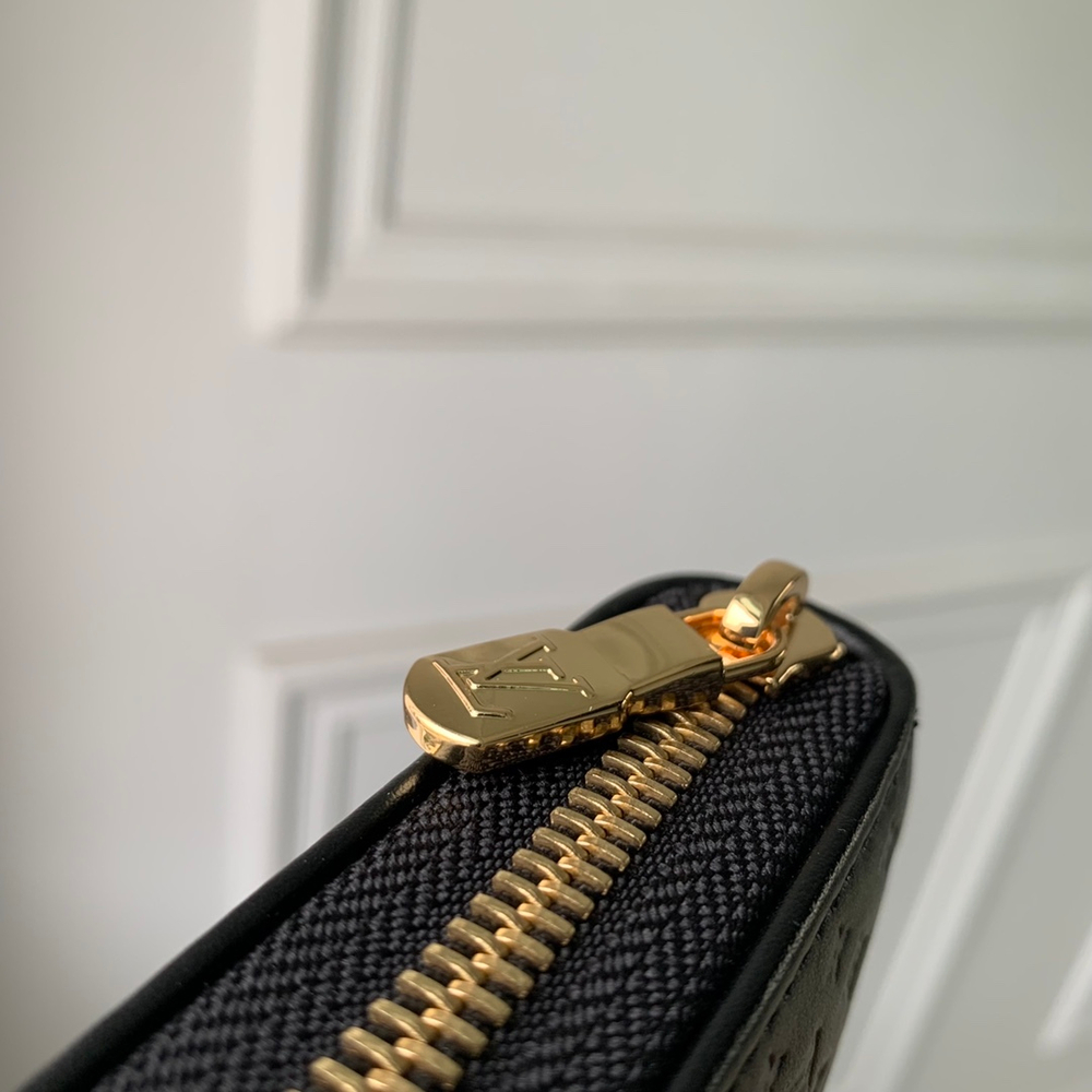 Louis Vuitton Zippy Wallet