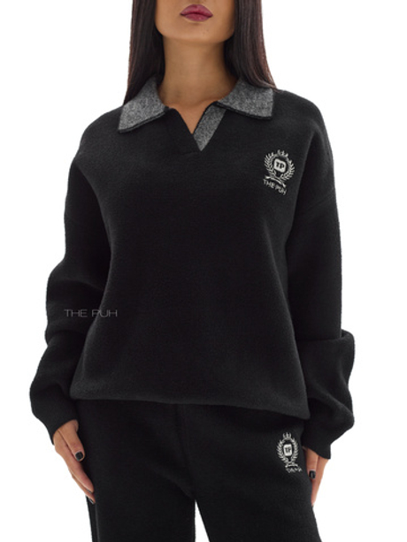 Черный костюм с вышивкой и воротом-поло