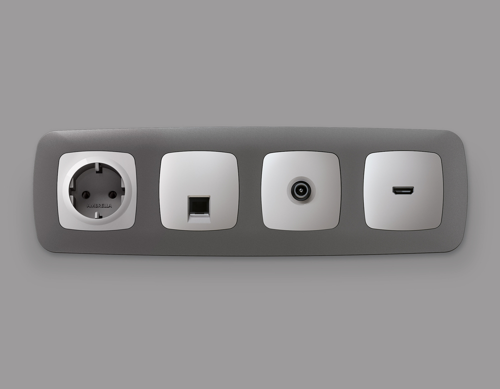 OP4060 Лицевая панель OMEGA (Серебро глянец) для электрической розетки с/з QUANT