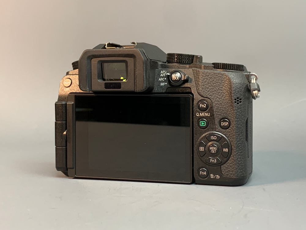 Panasonic Lumix DMC-G70 1.658 кадров