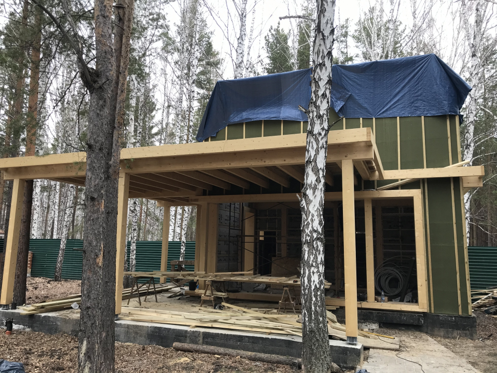 Монтаж кровли с ПВХ мембраной на коттедже в КП Дубрава