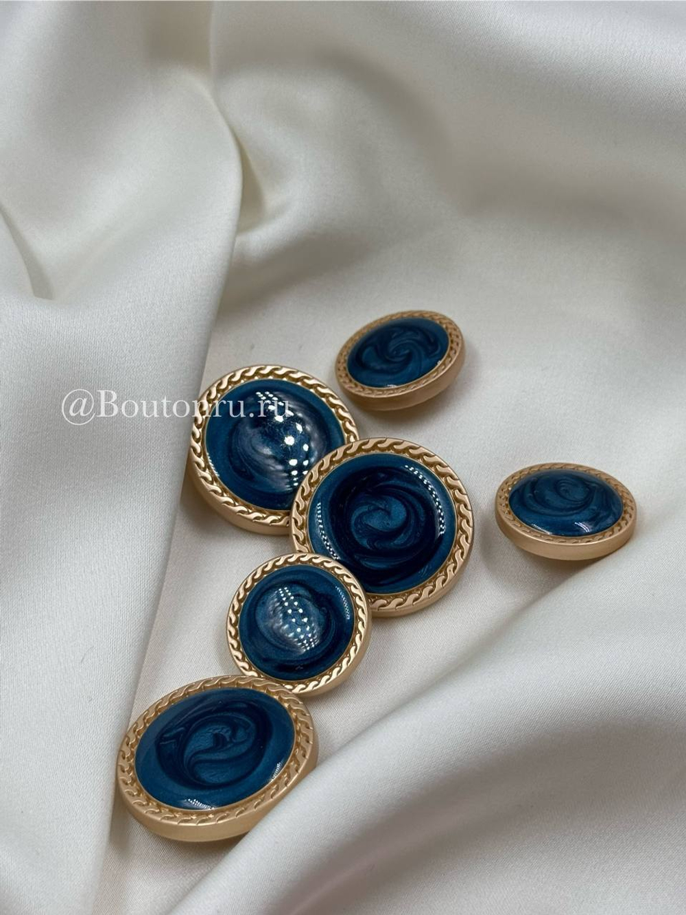 Пуговицы синий перламутр в оправе из матового золота