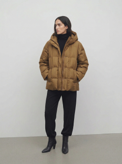 Легкая пуховая куртка