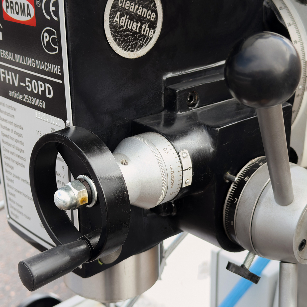 PROMA FHV-50PD универс. фрезерный станок с цифр. измер.