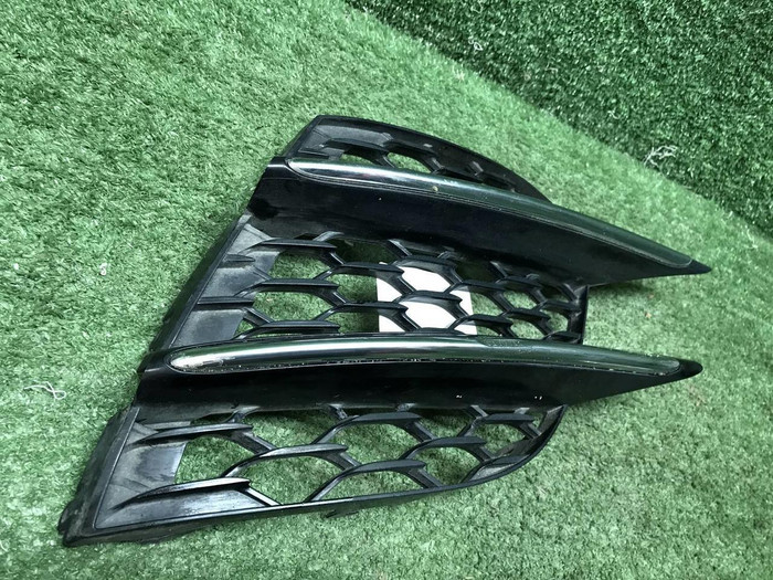 Решетка перед. бампера Mercedes S W223 (20-нв) AMG