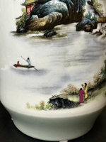 Ваза в китайском стиле