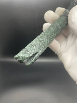 Нож из обсидиана с рукоятью из змеевика коллекционный с гравировкой змеи 23 см