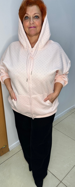 Розовый бомбер-жакет со стразами