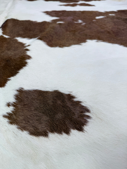 Коровья шкура на пол натуральная. 200 х 190 см