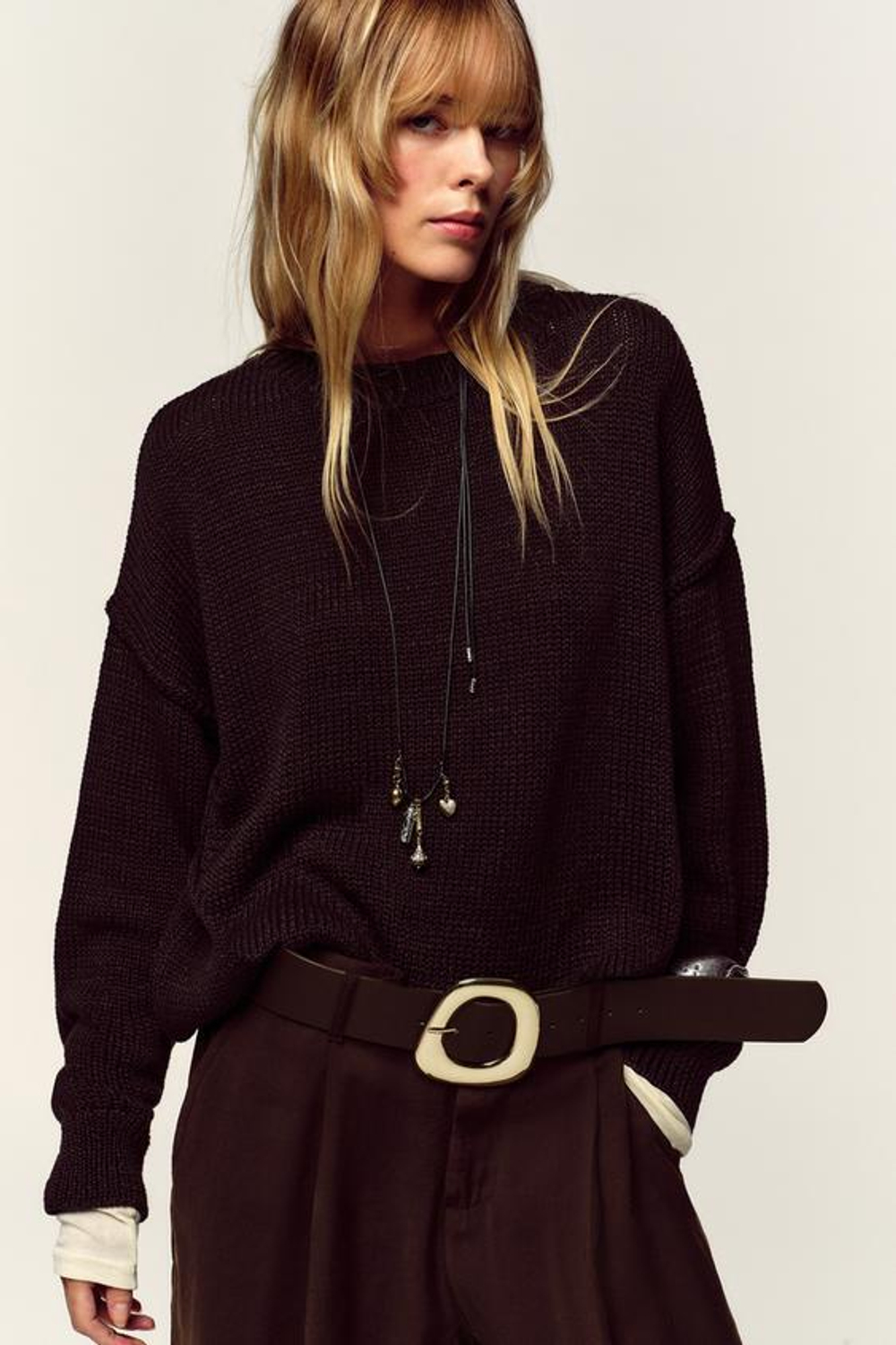 ZARA БРЮКИ С ШИРОКИМИ ШТАНИНАМИ И РЕМНЕМ, ТЕМНО-ГРАНАТОВЫЙ