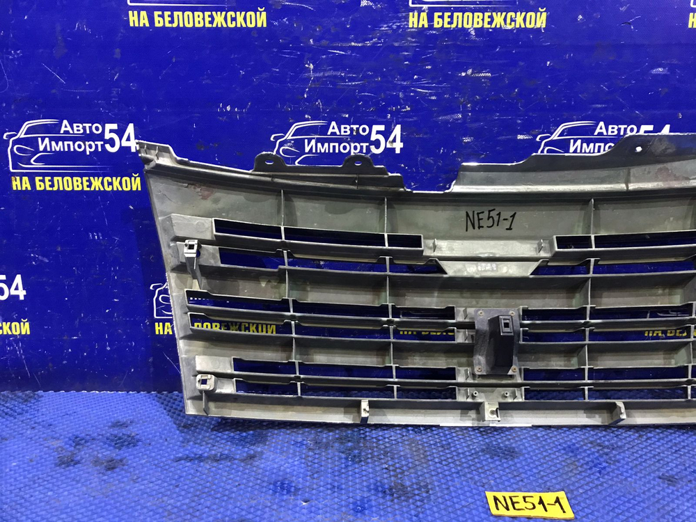 Решетка радиатора NISSAN ELGRAND 2005