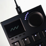 Intech Studio GRID3 VSN1 (экран слева)