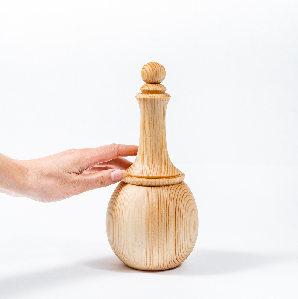 Деревянный графин из сибирского кедра GR1