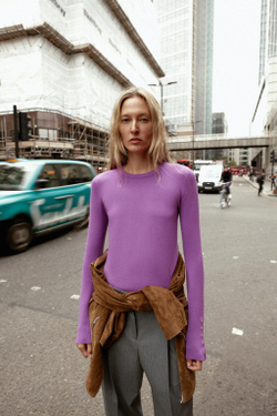 ZARA БАЗОВЫЙ ОДНОТОННЫЙ ДЖЕМПЕР, ПУРПУРНЫЙ