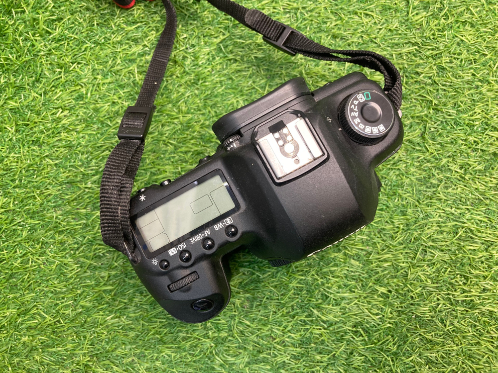 Canon EOS 5D Mark II 9.200 кадров