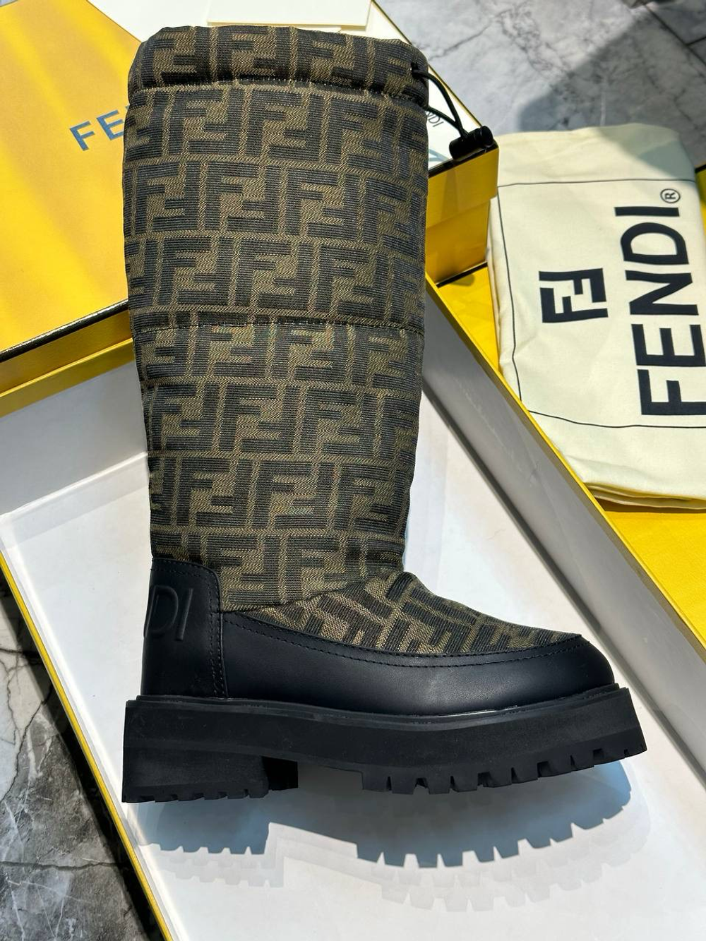 Сапоги Fendi