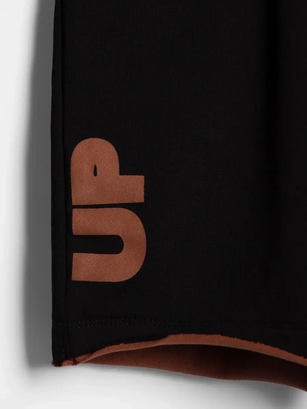 Спортивные шорты для мальчика на лето