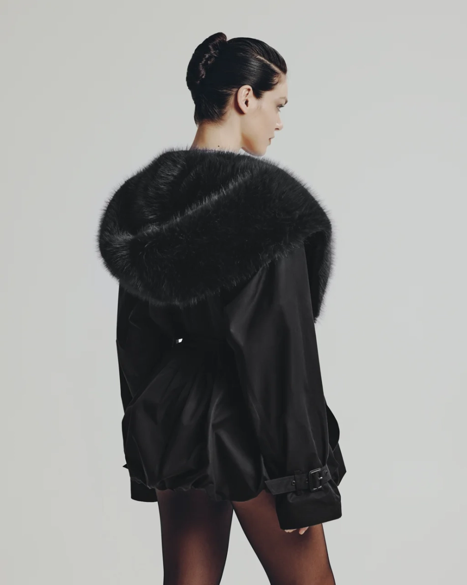 Куртка с мехом черная