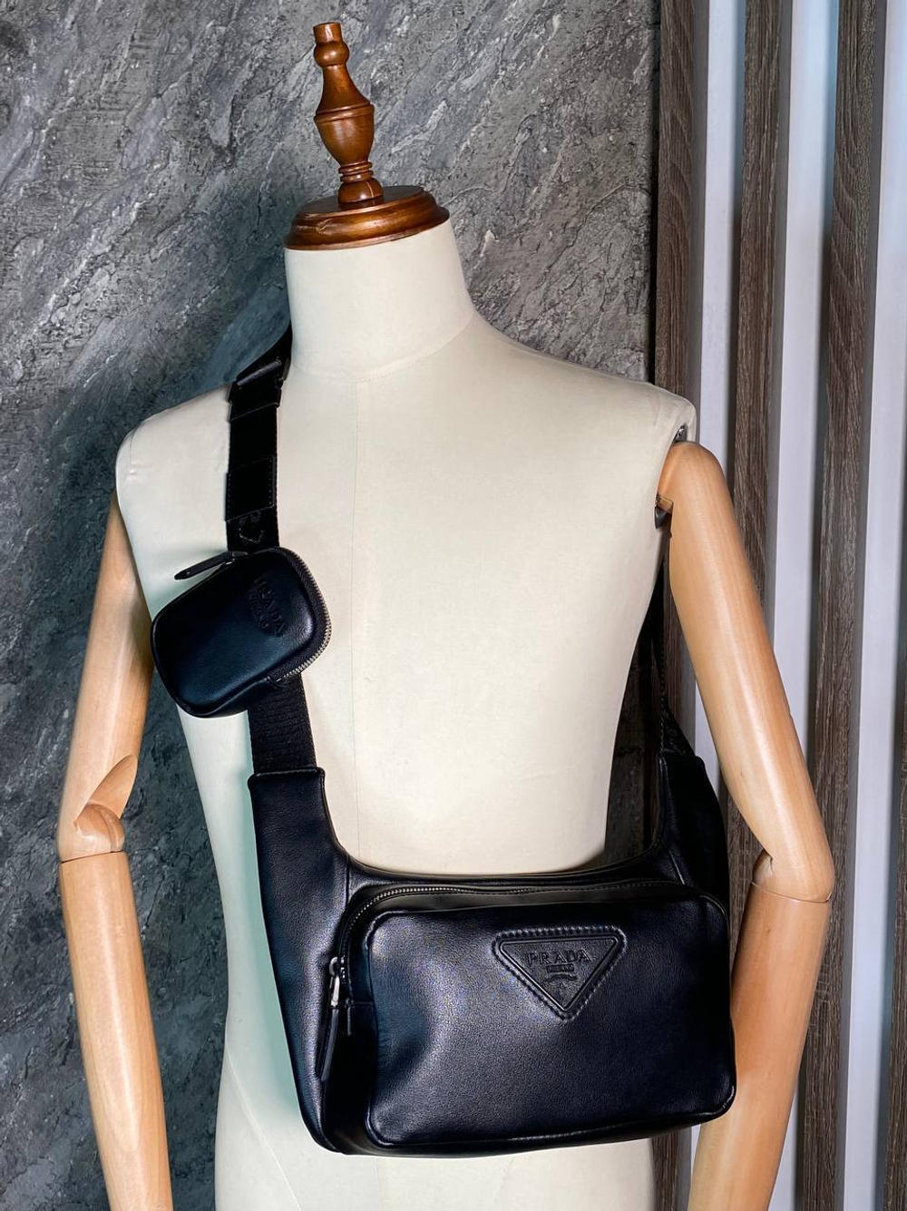 Сумка-мессенджер Prada