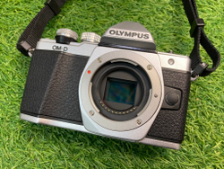 Olympus OM-D E-M10 Mark II Kit 14-42mm EZ